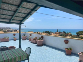 LA TERRAZZA SUL MARE